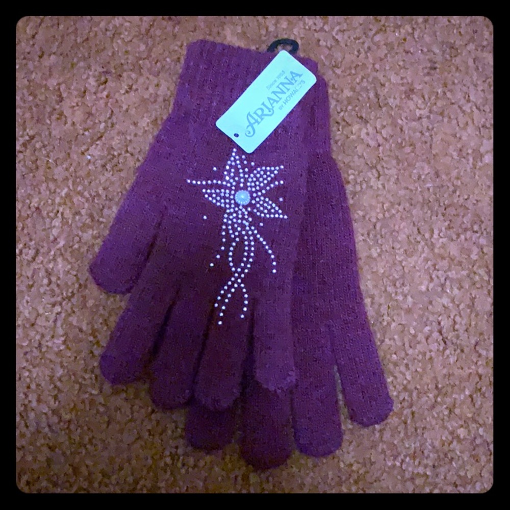 🆕 Woman’s Burgundy Gloves